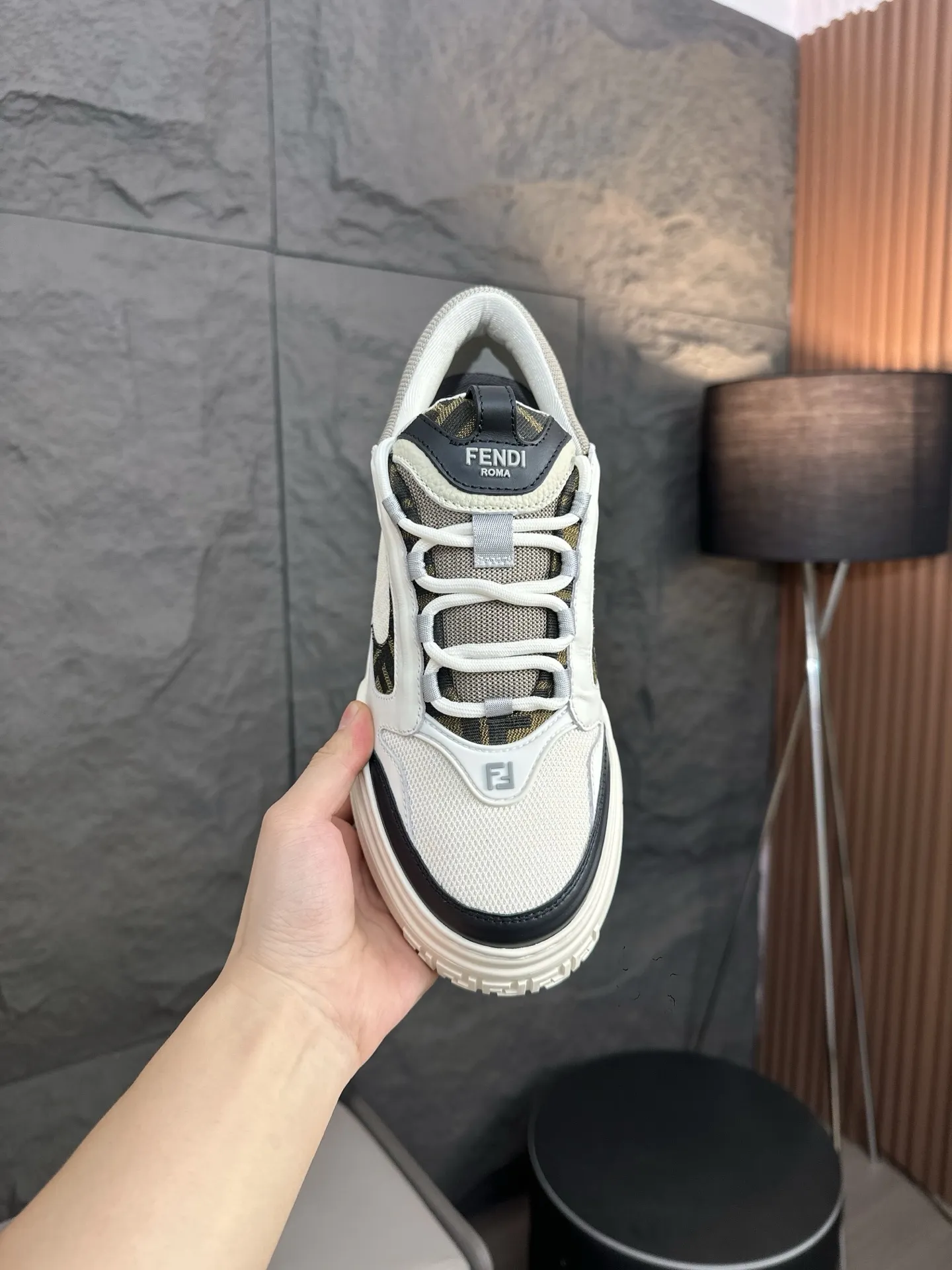 [FENDI] Fendi men's shoes 💰780💰 - High-end quality original casual sports shoes - Upper: Nappa calfskin, pebbled calfskin, tongue and heel; injection molded brand logo plastic module - Lining: brand canvas - Outsole: ultra-light T men's shoes 💰R foam rubber; molded outsole - Super high quality control, fine workmanship: highlighted (high-end, luxury, grade) -Size :39-44 (38, 45, can be customized)